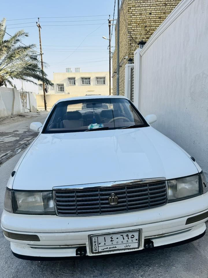 السلام عليكم 
كراون بطه متصل مديل 1994 
كهربائيات كلها شغاله 
مكفوله اصولياتها من نقل جثه كص
مكينه كير اكسن فول 
السعر 48$وبيها مجال 

مكان السياره كوت 
الشراي يتصل 
***********
