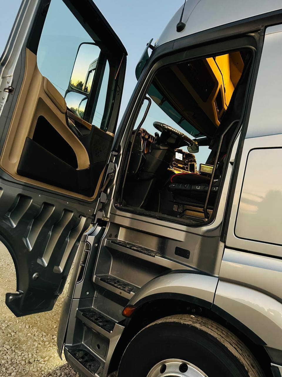 السلام عليكم اكتروس وحش 2012 حجم 51 مكينه كور عالي مكفوله كفاله عامه فول مواصفات مربوطه جادر مسرحي تحويل مباشر السعر 295$ بيه مجال بسيط مكان السيارة واسط الزبيديه رقم صاحب السياره ***********/***********
