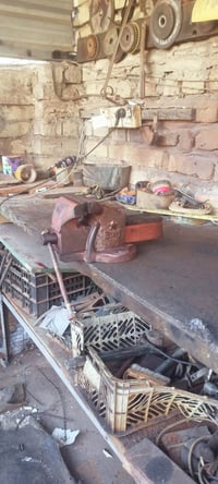 منكنه حديد نضيف حيل تفتح 15سانتيم  عرض فج 10سانتيم  07711808469 بي وات...