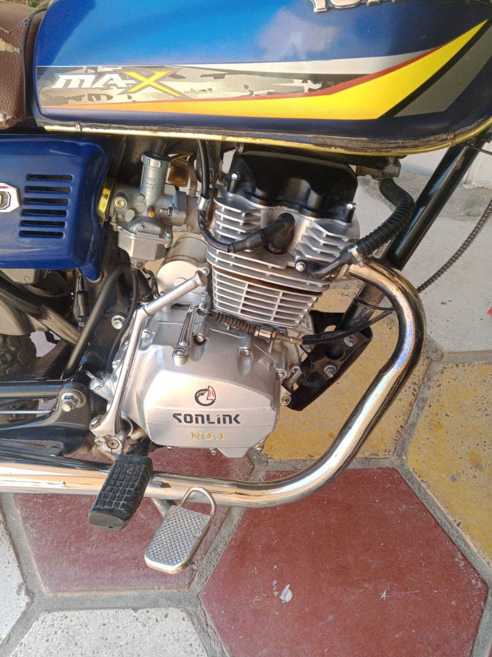 السلام عليكم دراجه ايراني موديل ٢٣ اوراق كامله وكلش نضيفه شرط الشلعه  المكان بغداد حي اور سبع قصور 
السعر ٥٥٠ وبيها مجال حك الجيه الرقم ***********
