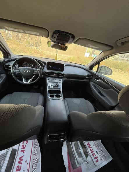 السلام عليكم❤️
هونداي سنتافي 2023 
ماشية 6000 ميل بعدها زيرو السيارة 
دخول جديد بدون رقم الي يشتري يرقم سنوية كبل ب اسمة تطلع 
السيارة صندوك كهرباء 
بصمة تشغيل 
ستتم صوت 
اشاير مري 
كشن سايق كهرباء  
تحديد مسار 
ويل حجم كبير 
بجم وانارة كلهن زينون اصلي 
السيارة بيها صبغ بنيد والكصة مال قمارة بدايتها جداً جداً بسيط صبغ بيها لان البنيد طاير عليها والتكمة بيها صبغ على كد صبغ لان متشخطة بلبنيد ايرباك ستيرن فقط
والسيارة اي نقص مابيها 
مكان السيارة بغداد 
*********** 
السعر 176 ورقة وبيها مجال بسيط جداً
