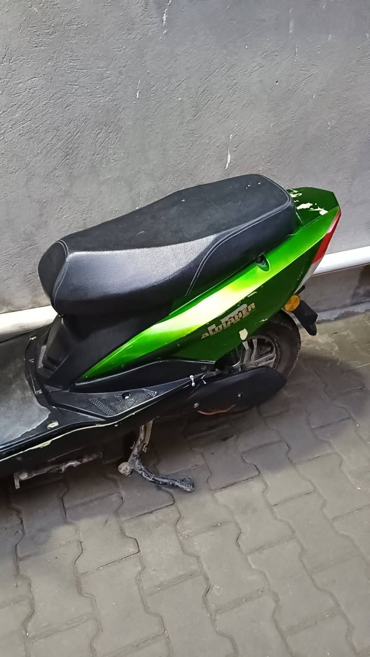 السلام عليكم دارجه نوع سكني للبيع كلشي ما بيها كلشي شغال ملف عقل ضفيره لايتات بكلايتات هورز بس ٣ بطاريات من أصل ٦ واكفات
الموقع الاعضميه سبع ابكار 
قرب جوهرت لبنان الجديده 
التواصل فقط واتساب 
***********
