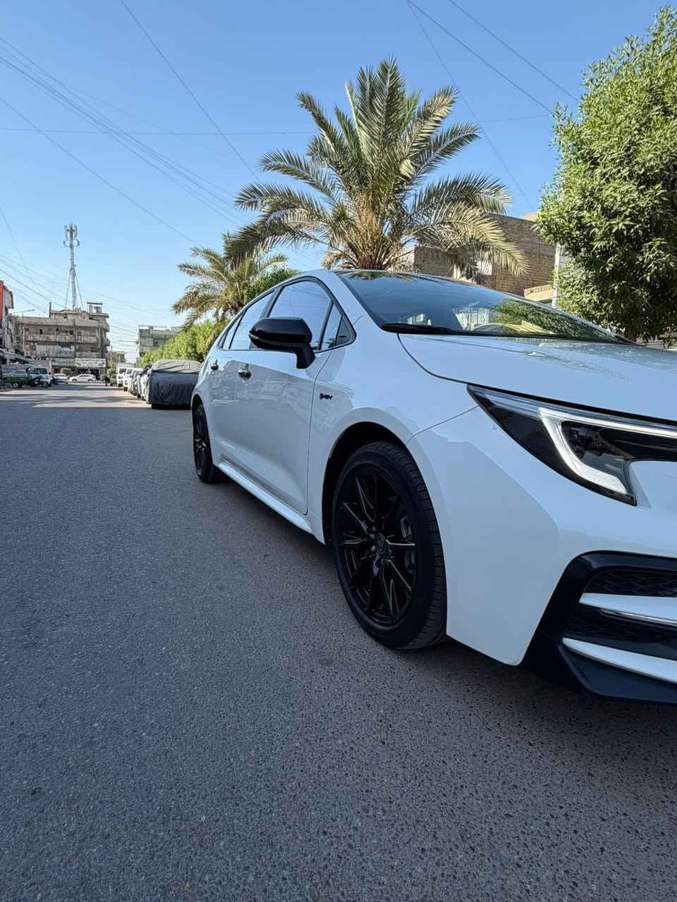 تيوتا كورلا هايبرد  شكل الامريكي (Sبلاك ادشن )   HEV موديل 2025  مقاعد جلد احمر ماشيه 20 الف عله وضع الشركه 
سلايد روف كشنات جلد شاشة تدعم كار بلي مود درايف تبريد قطعتين خلفي وامامي منافذ تايب سي اشاير بالمري ومعروفة مواصفاتهة مكانها بغداد الكرخ ***********
