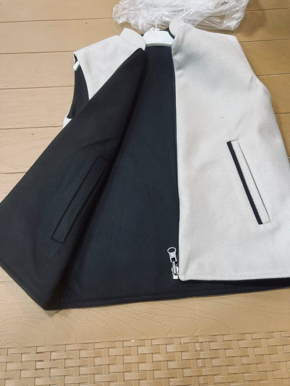 يلك  ولادي فقط
تكرر  تكرر الجديد اليوم 

يلك ولادي دبل فيس  سحاب

✨ أناقة، فخامة، ذوق… وكل هذا وأكثر في محلات لافي للزي العربي✨

اكتشف تشكيلتنا الجديدة بخامات عالية الجودة وتصاميم عصرية.

رقم الهاتف ***********

📍 العنوان: الشرقاط مجاور الدوره مدخل سوق قديم 

                         #لافي للزي الغربي 

🌟 اجعل عنوان الأناقة والفخامة مع لافي للزي العربي
