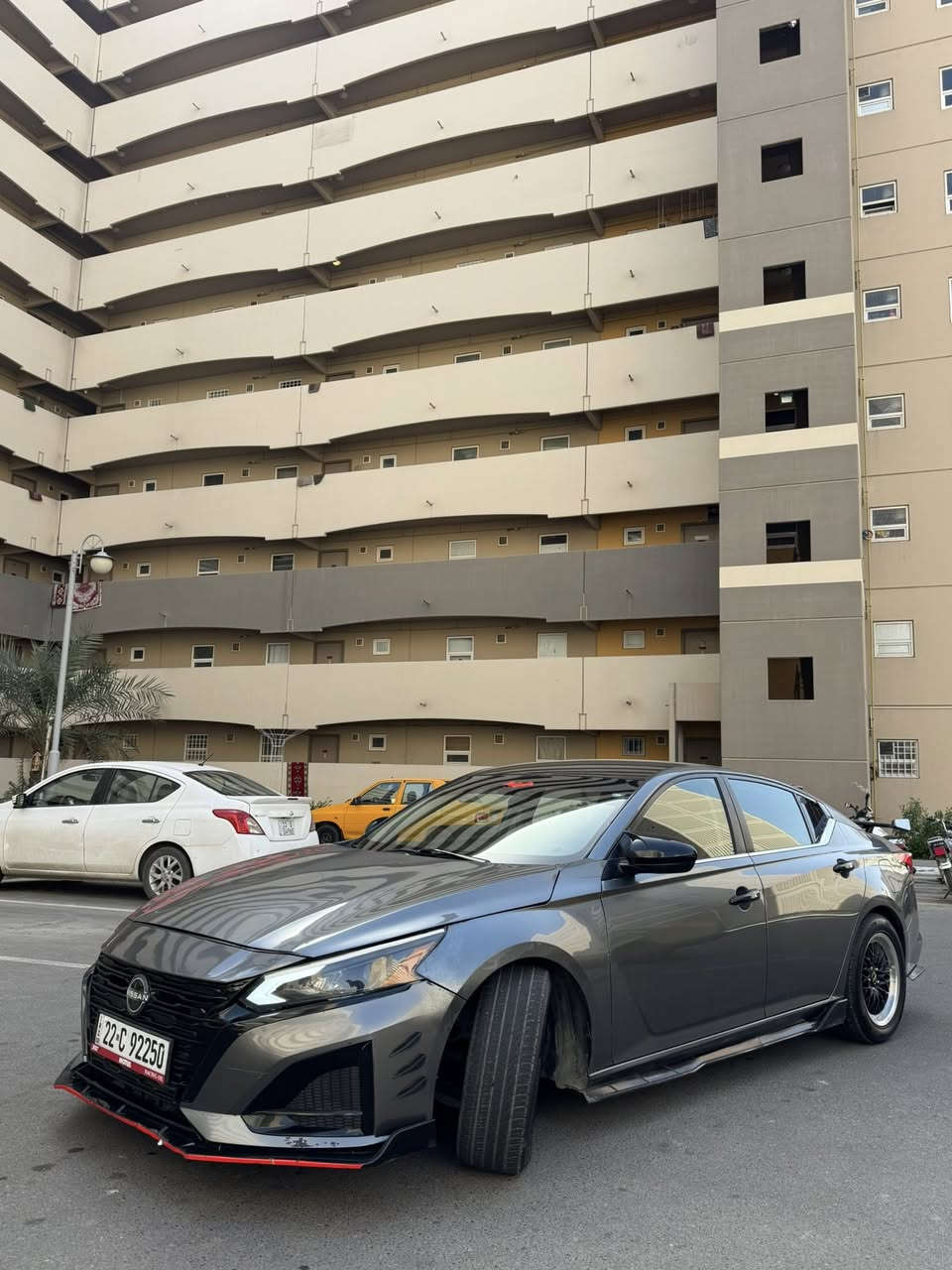 السلام عليكم شباب 
نيسان الاتما موديل 2023s
السياره حادثها بنيد اني صبغته وبارد بل جاملغ السياره ماكو اختها 
كير ومكينه بشرط 
السياره ماشيه ٣٧ الف ميل

عليها ويل مال BMW 
بيها دمام مال انفتي 
قبضه مال كير كصيته من الصين 
على شاشها مال SL  
دوشمه الداخل احمر
مكاني بغداد بشارع فلسطين 
***********
اتصال فقط
زيد
