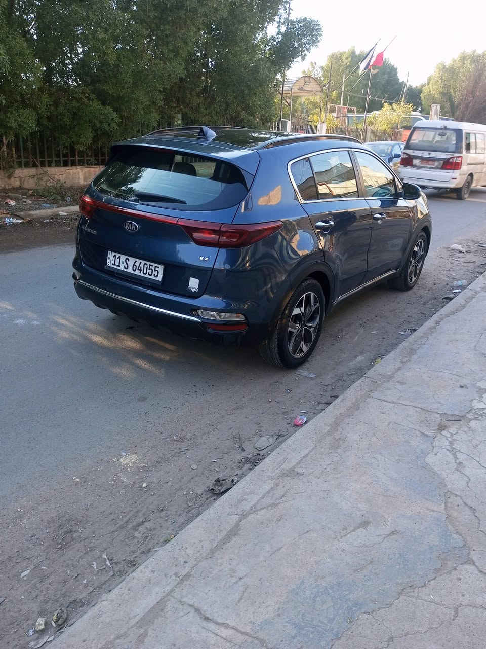 كيا سبورتج فول مواصفات موديل 2022 وارد امريكي رقم بغداد بيهة اضرار 6قطع لكن السيارة جاهزة من كل شي .مكان السيارة الكرادة داخل .السيارة باسم صاحب المنشور السعر 148 ورقه. رقم الواتساب ***********
