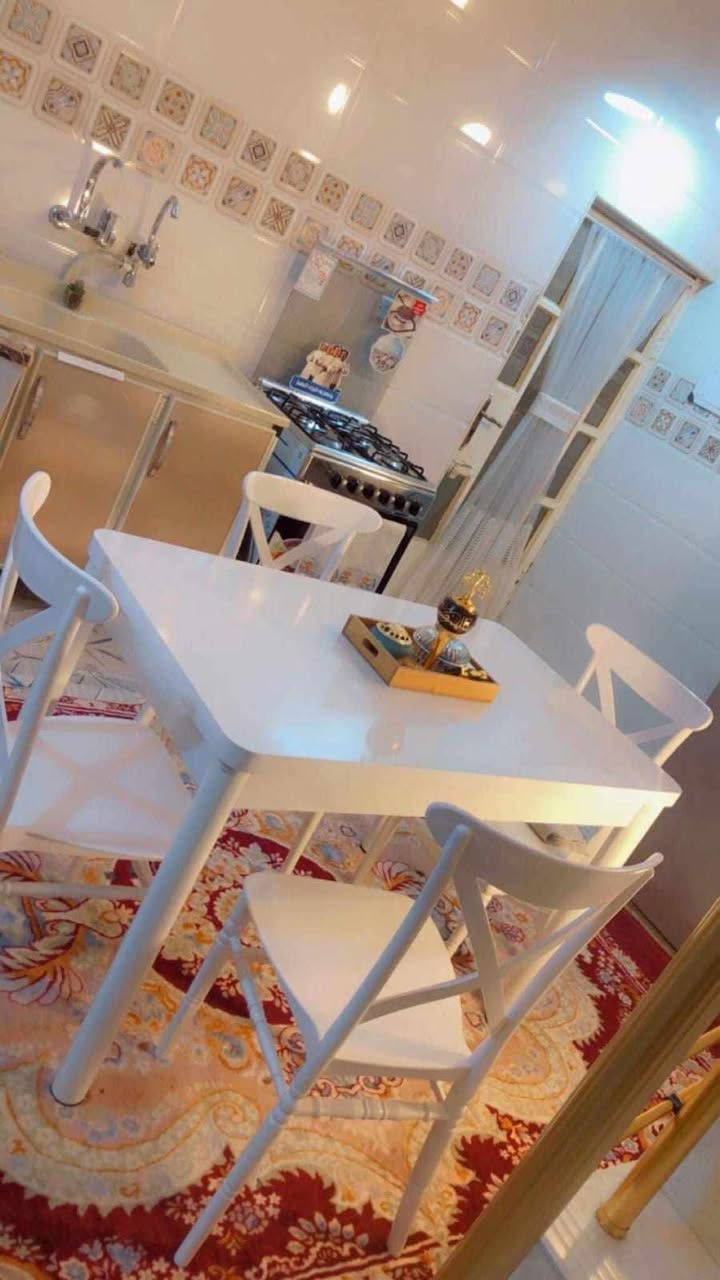 ميز مل تلفزيون جديد 100وبي مجال وميز الطعام 50وهم بي مجال والتخم 400وبي مجال


**إذا كنت صاحب هذا الإعلان وتريد حذفه لأي سبب، رجاءا أرسل رسالة إلى الدعم الفني**