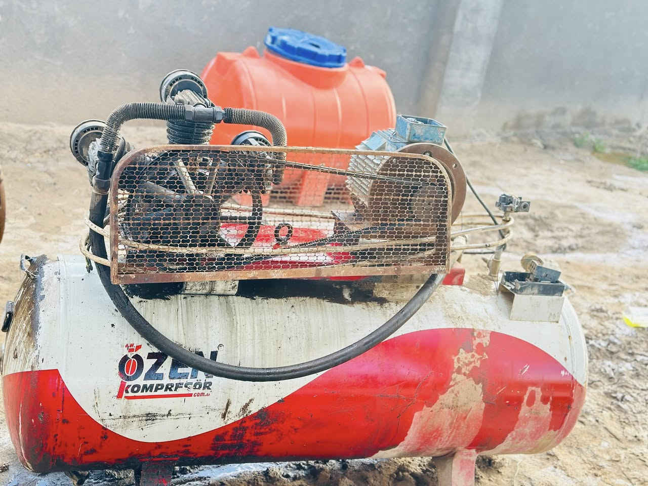 تاروسه البيع الف التر ماطور 10 حصان شغاله وع شرط ***********
