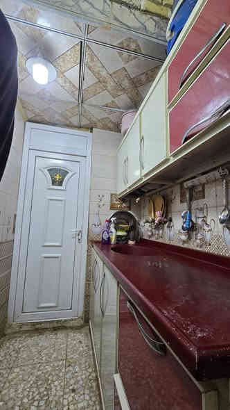 سلام عليكم بيت نضيف وحلو بنيان طابوك درجه أوله صب كونكريت مساحته ٨٠ مكان كوفه براكيه طبو سند ٢٥  السعر ٢٤ بي مجال  رقمي ***********
