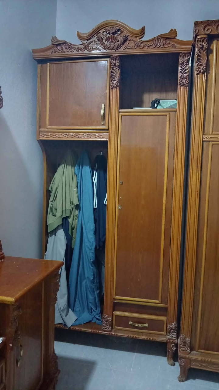 السلام عليكم ورحمه الله وبركاته  عيني غرفه للبيع صاج داخل وخارج تفصال نضيفه حيل مابيهه شي مثل ما موضح بالصوره بس ليدات مبدله فقط لشرايه تدخل خاص وتدلل مستعجله عله بيعتهه لمو شراي لا يراسل


**إذا كنت صاحب هذا الإعلان وتريد حذفه لأي سبب، رجاءا أرسل رسالة إلى الدعم الفني**