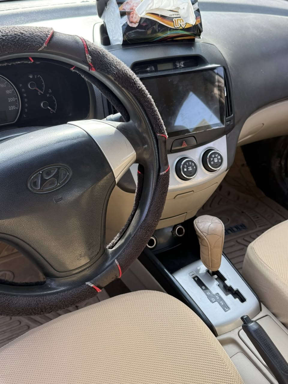 السلام عليكم
النترا  للبيع موديل 2010
مصبوغة حزام رش
شرط التكم والسقف
شرط الشاصي
شرط كير ومحرك
محرك مفتوح معلي كازكيت
بيها قطعه وحده داخل جهه النفر

السعر 95

***********
***********
