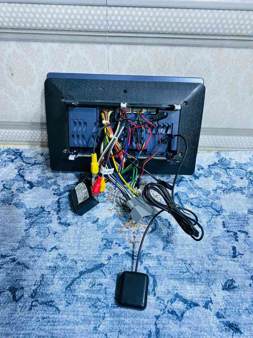 السلام عليكم شاشه تاب مع ستلايت كامله والاطار دوج كرفان سعر130  .***********
