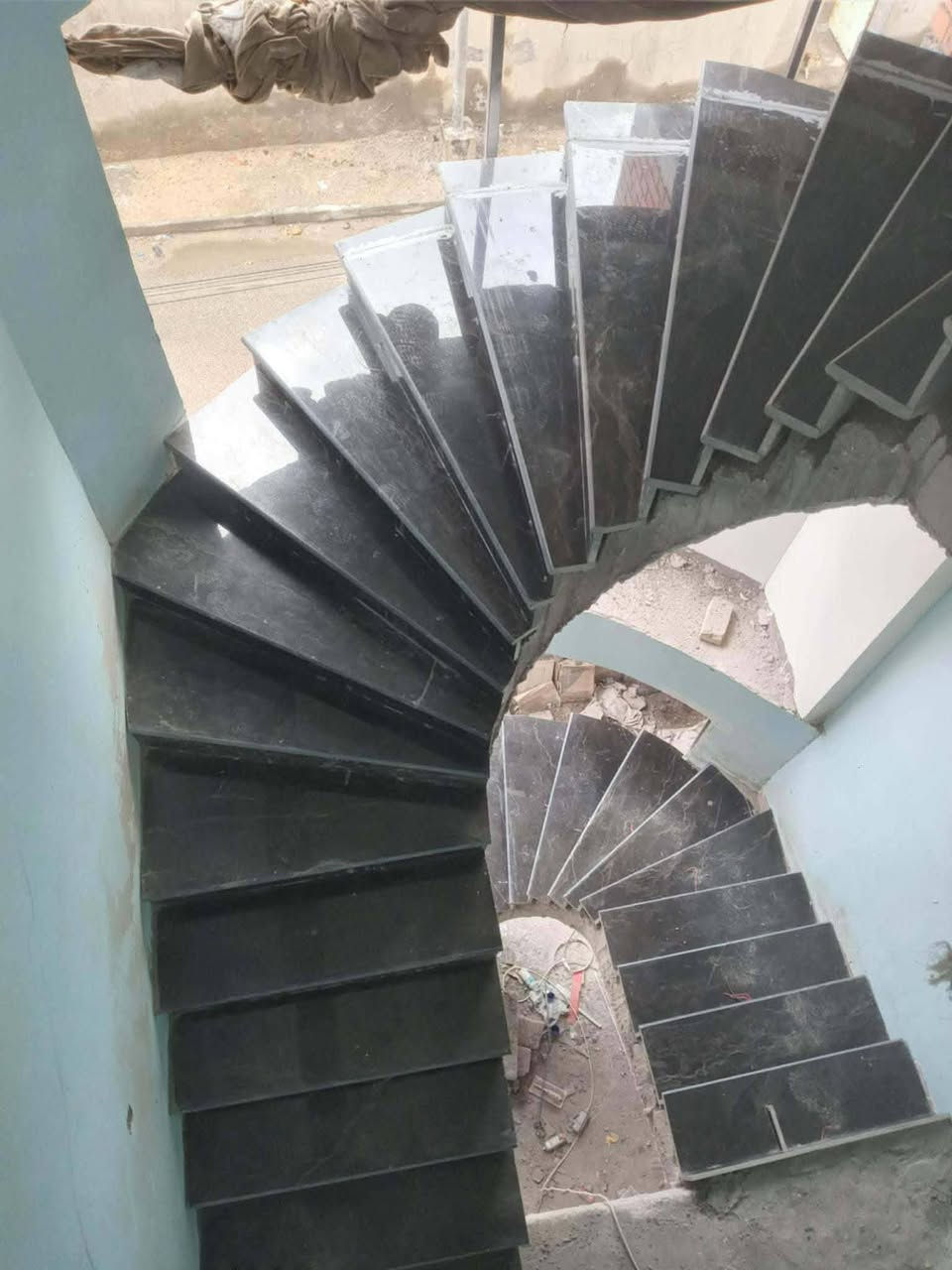 خلفه سيراميك متفرغ حاليا لتواصل واتساب ***********
