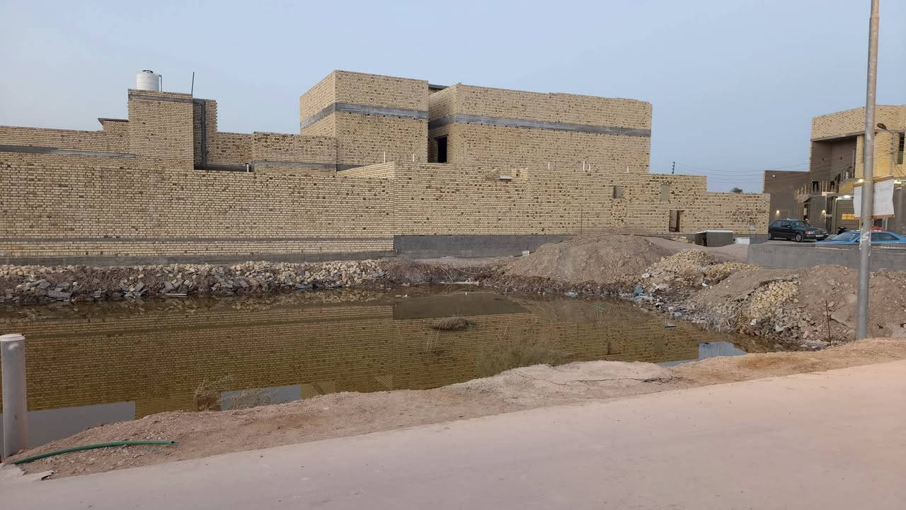 للبيع قطعة أرض زراعية سند رسمي (سند٢٥)في سوق الشيوخ–قرب جسر الصابئة،
تبعد عن الجسر تقريباً دقيقتين بالسيارة.
مساحة  قطعة:٢٠٠متر مربع
الشارع: مصبوب بالكامل مع إنارة وشبكة مجاري جاهزة
السعر: 45مليون دينار القطعة مع مجال بسيط للتفاوض
فرصة ممتازة للاستثمار أو البناء الزراعي.
للاستفسار خاص ***********
