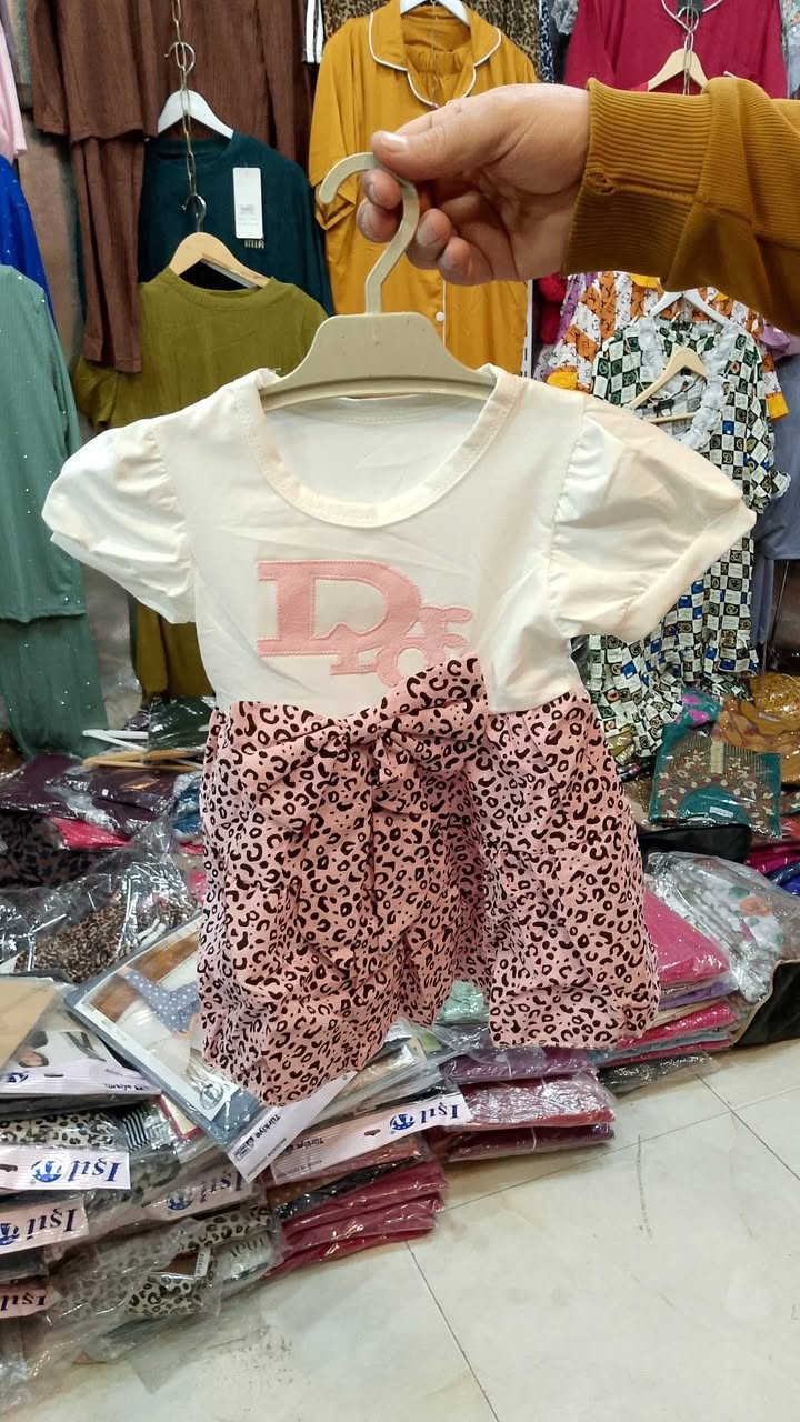 توفر عدنه 🥰 فستان نمري
وتتوفر جميع وموديلات الوان🌹
يعني جمال نزاكه😍😍 يمنه وبس
يلبس من عمر 1 سنه _ 4 سنه 
العنوان شارع مصرف مقابل مريوان ابو شالات


**إذا كنت صاحب هذا الإعلان وتريد حذفه لأي سبب، رجاءا أرسل رسالة إلى الدعم الفني**