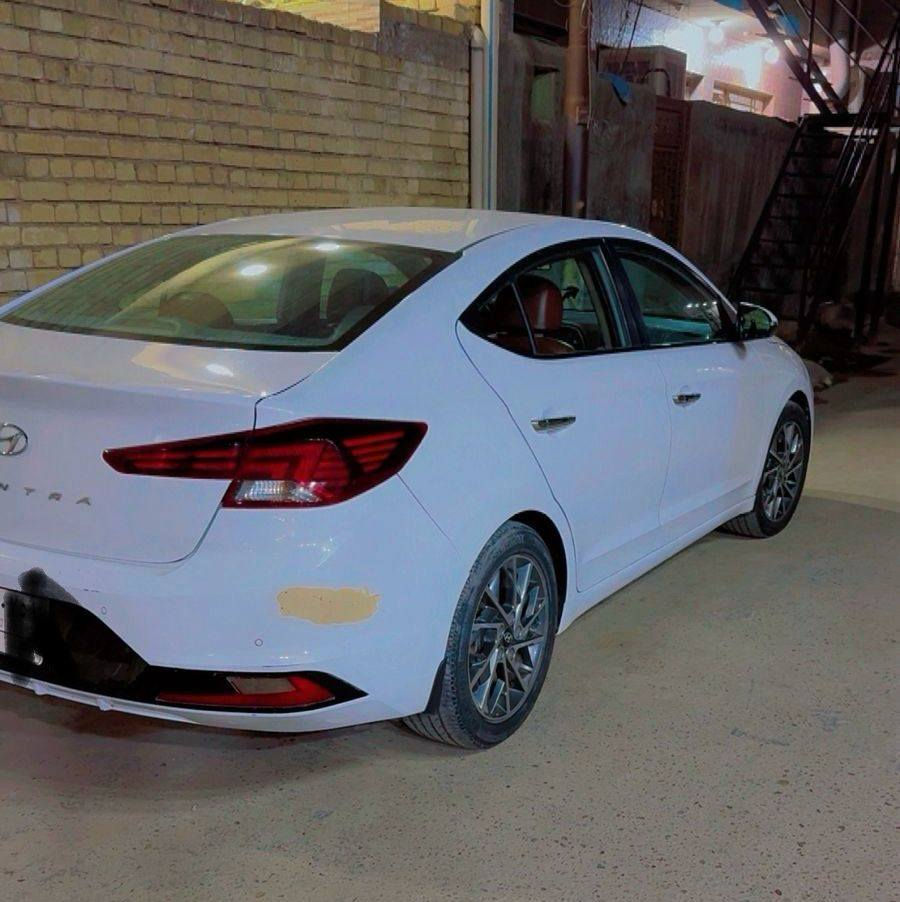 السلام عليكم للبيع النترا خليجي 2019 مواصفات بصمه فتحه الماني لون ابيض رقم بغداد الكرخ ملاحضه بيها بارد فقط باب من جهت السايق ودعاميه الاماميه يحتاجله ترتيب فقط  السعر $146 للستفسار على الرقم ***********
