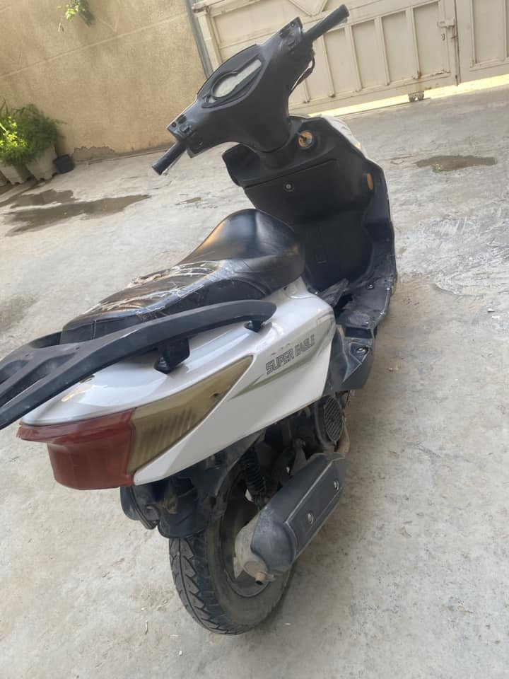 سلام عليكم سكنس كوم حديد يرادلها تجفيت وأني ماعندي مجال اجفتها ابيعها عله وضعها مكاني ديالى بعقوبه سعرها 150 وبيها مجال حك الجيه
 ***********
