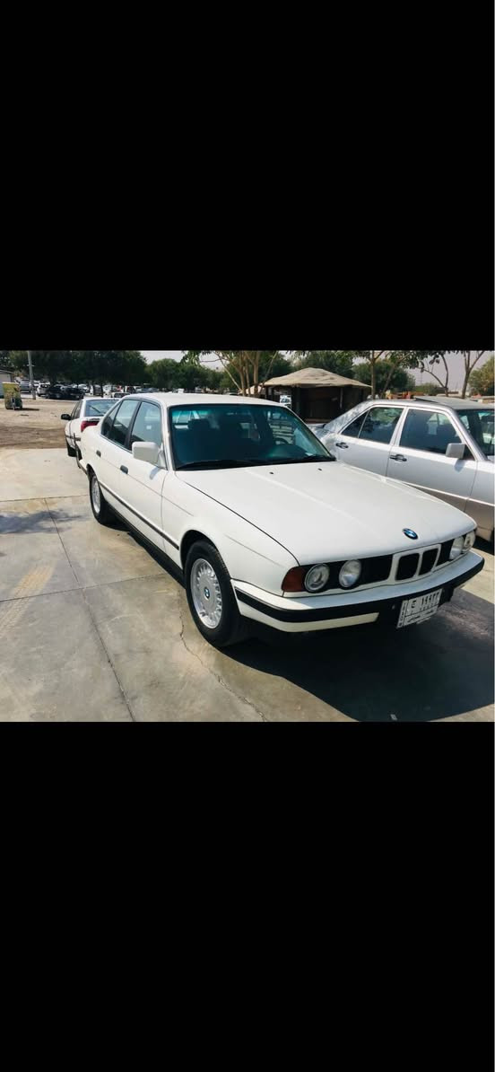 بيئيم موديلي ١٩٩٣ حةجمي ٥٣٥ گير عادية  سةيارةكة ساقة بيرةقةمة بوياخي عيراق و ئةوروپاشي نية گيرومةكينةو تةقةو رةقةي كارةباي تةبريتي ساردو گةرمي بةشةرت سعري ٤٧ كةميك مةجال ژ.م *********** كالار, السليمانية
