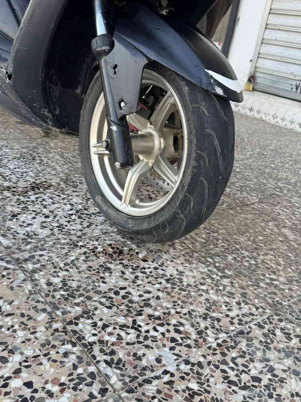 سلام عليكم دراجه سكنس شمعه  ياباني  قبق نفخ اللبيع دراجه حلوه ونضيفه نكره بكل وكت تجي وشوف بعينك  عنوان الحسينيه مال راشديه هـ***********
