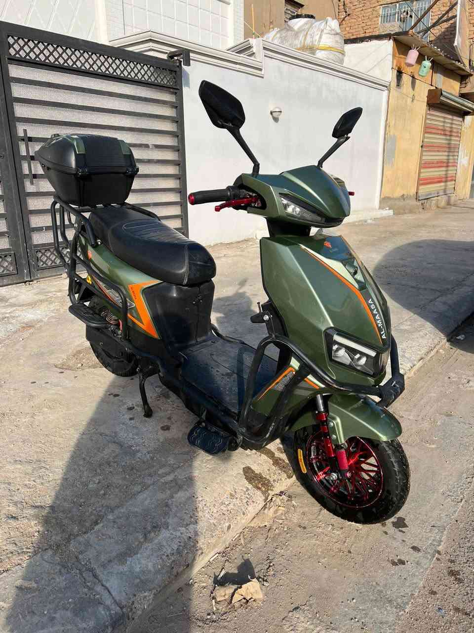 مكلف بالنشر .

السلام عليكم 

دراجة شحن للبيع بطاريات شرط ع فحص النظافة مثل البصورة 
السعر 650 الف وبي مجال بسيط 
غير متواجد ع فيس فقط الاتصال ع الرقم 
‭0780 014 3043
