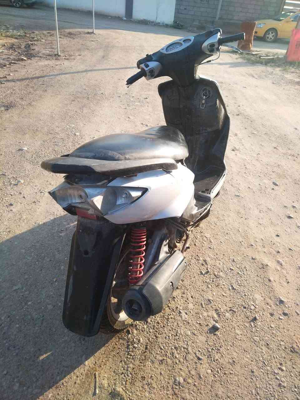 السلام عليكم دراجه سكنس نثيه للبيع للتواصل***********
