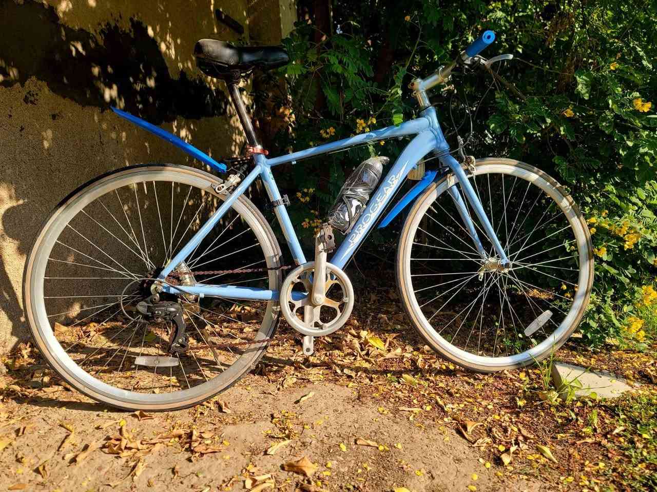 بايك رياضي اخو الجديد لون مميز  حجم 28
اصلي باله كسر حاويه 
غير مستخدم بالعراق
جاهز بدون اي نقص 
الكير (6) نمره شيمانو اصلي المكان بغداد حي الجامعة 
السعر 135 الف  
هاتف *********** ونفسه واتس اب و ***********
