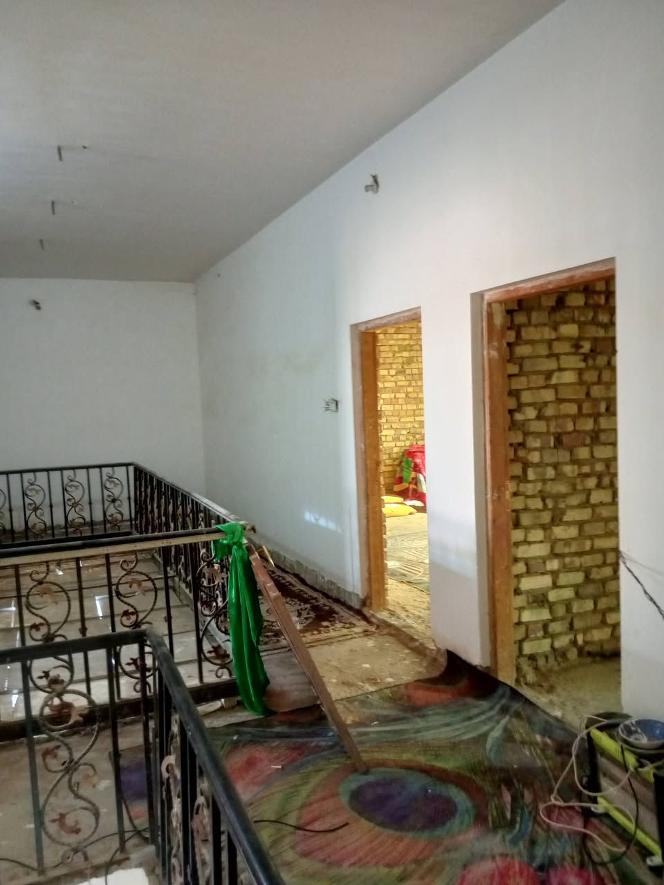 بيت طابقين للبيع 240م دبية قرب معمل الاكسجين ***********
