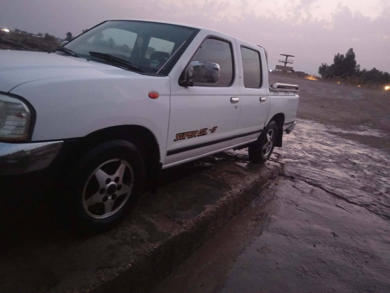 السلام عليكم ورحمه الله وبركاته نيسان 2014 للبيع عله وضع شريكه مكفول كفاله عامه من الصبغ والتبديل محرك وحداديه وتايرات جديد رقم كربلاء انكليزي بسمي تحويل مباشر العنوان الناصريه رقم الهاتف ***********
