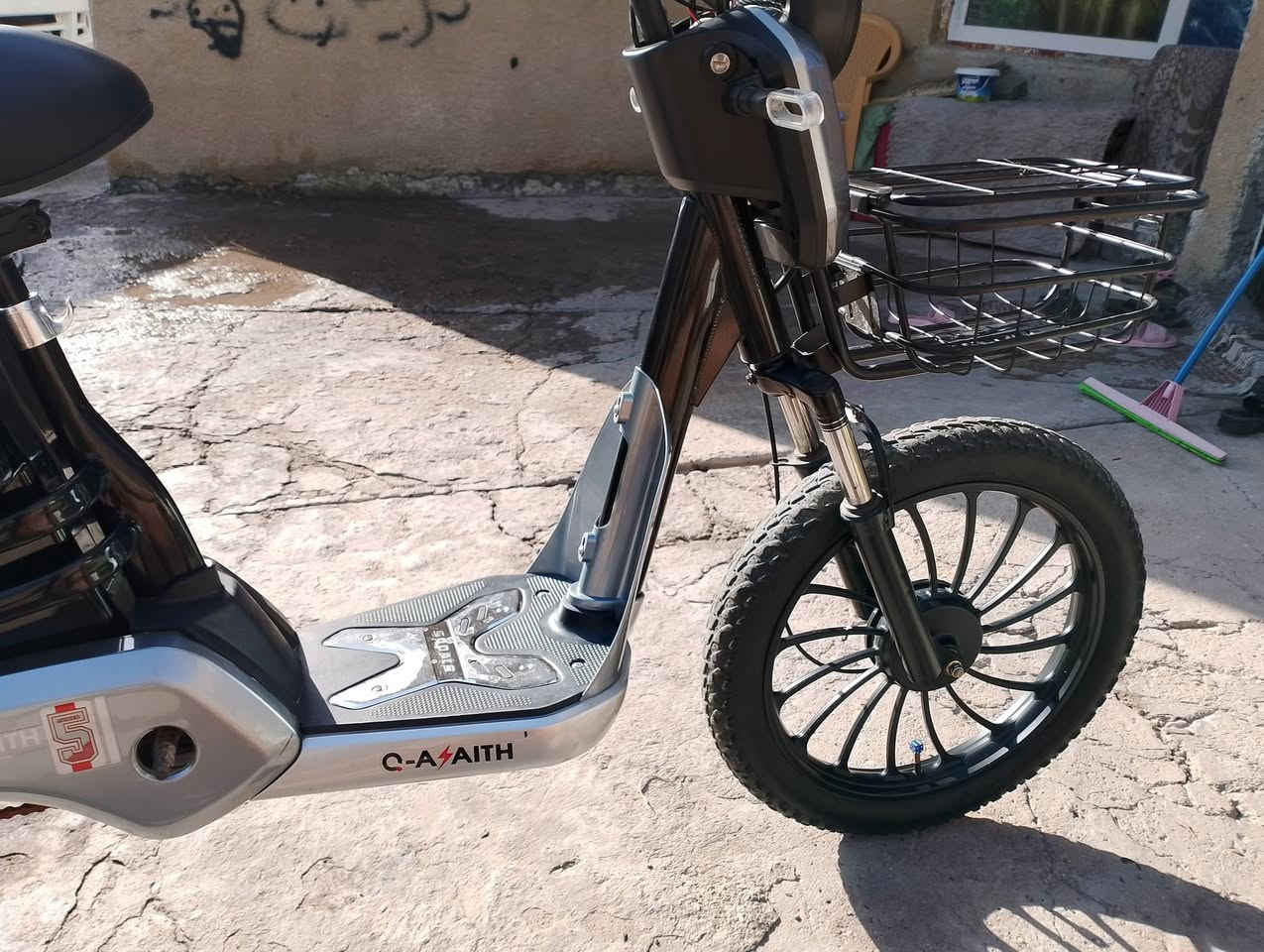 سلام عليكم  دراجه شحن للبيع السعر 325 وبي مجال المكان حله ناحية النيل
***********
***********
