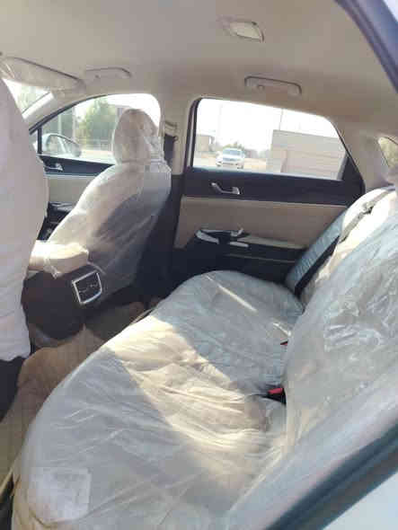 السلام عليكم
[K5_2024_خليجي]
محرك2.5
تايرات الشركه بيه 

#_لزكات الشركه بيه لسه 
#_مكفوله كفاله عامه
سياره فول  جديده عله وضع الشركه بنايلون شركه استخدام *دوام فقط *
تشغيل عن بعد
اشارة ترحيب 
تبريد 3 قطع  
ماشيه 40 الف
جديده بالعافيه عالياخذه 

سعر 228بيه مجال بسيط حك جيه 
***********
