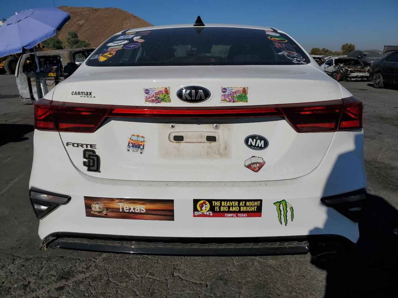 كيا فوراي نوديل ٢٠١٩  حادثه باب وجاملخ وباب سياره ليبل واحد اي ستفسار اتصال *********** بغداد, العراق
