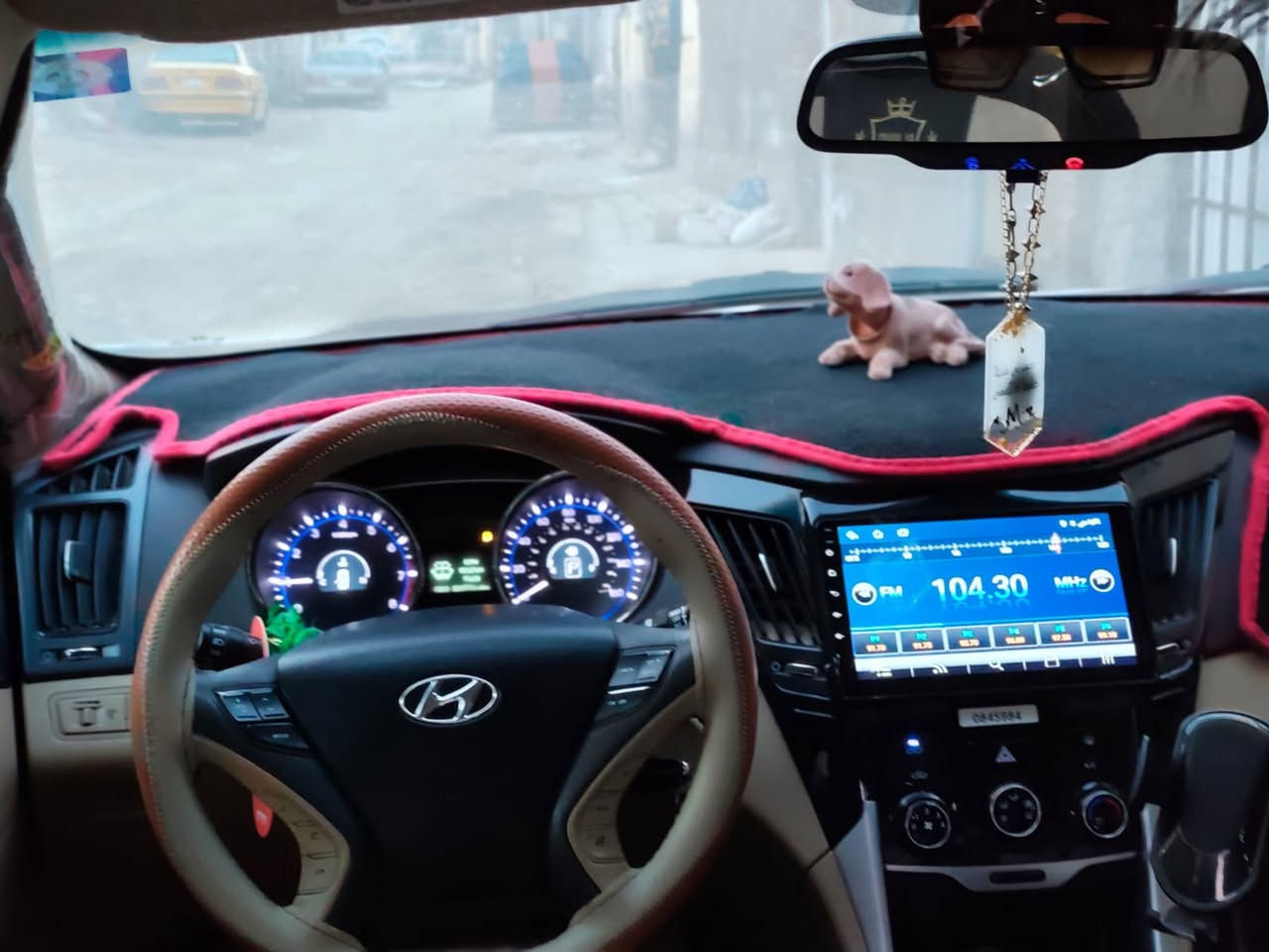 السلام عليكم
سوناتا موديل 2014 جديده 
داخل السياره بيجي 
شاشة كبيرة دوارة 
السيارة جاهزة مداور وتحويل ثاني يوم 
السعر 119 $ وبيها مجال قليل 
مكان السيارة بابل _ قضاء القاسم 
وللاستفسار *********** 
فقط بيع لا غير
