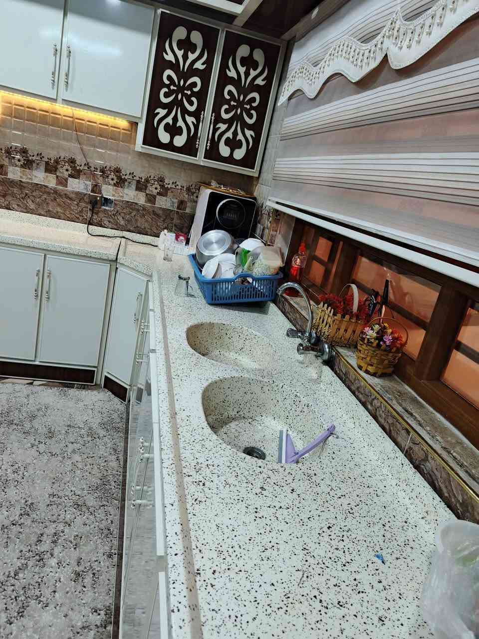 كاونتر للبيع مواد السراي درجه اولى جديده مسويه قبل تسع شهور كامل فوق مرمر كله مكان كركوك هذا رقمي*********** سعر على الخاص مناسب
