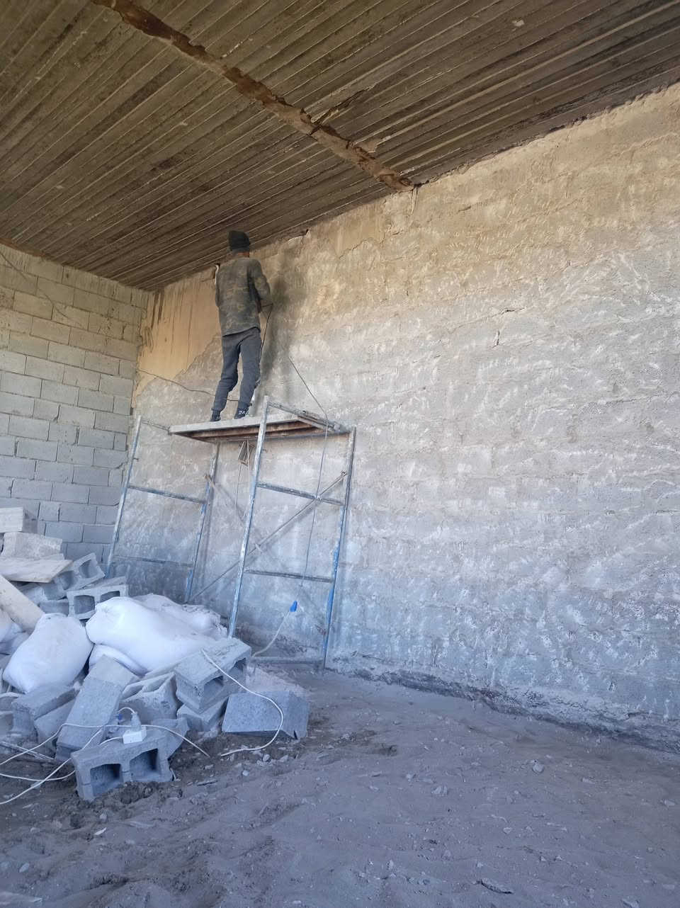 سلام عليكم  / يوجد كادر عمل جاهز/ تصعيد مواد/ تنضيف بيوت/ تفليش/ تكشيط/ تنضيف حدائق/ دفن نهري  / شقلنه ليل ونهار   /ومعداتنه جاهز/ ماعليك بس تصال على رقم  /    ‏‪***********‬‏
