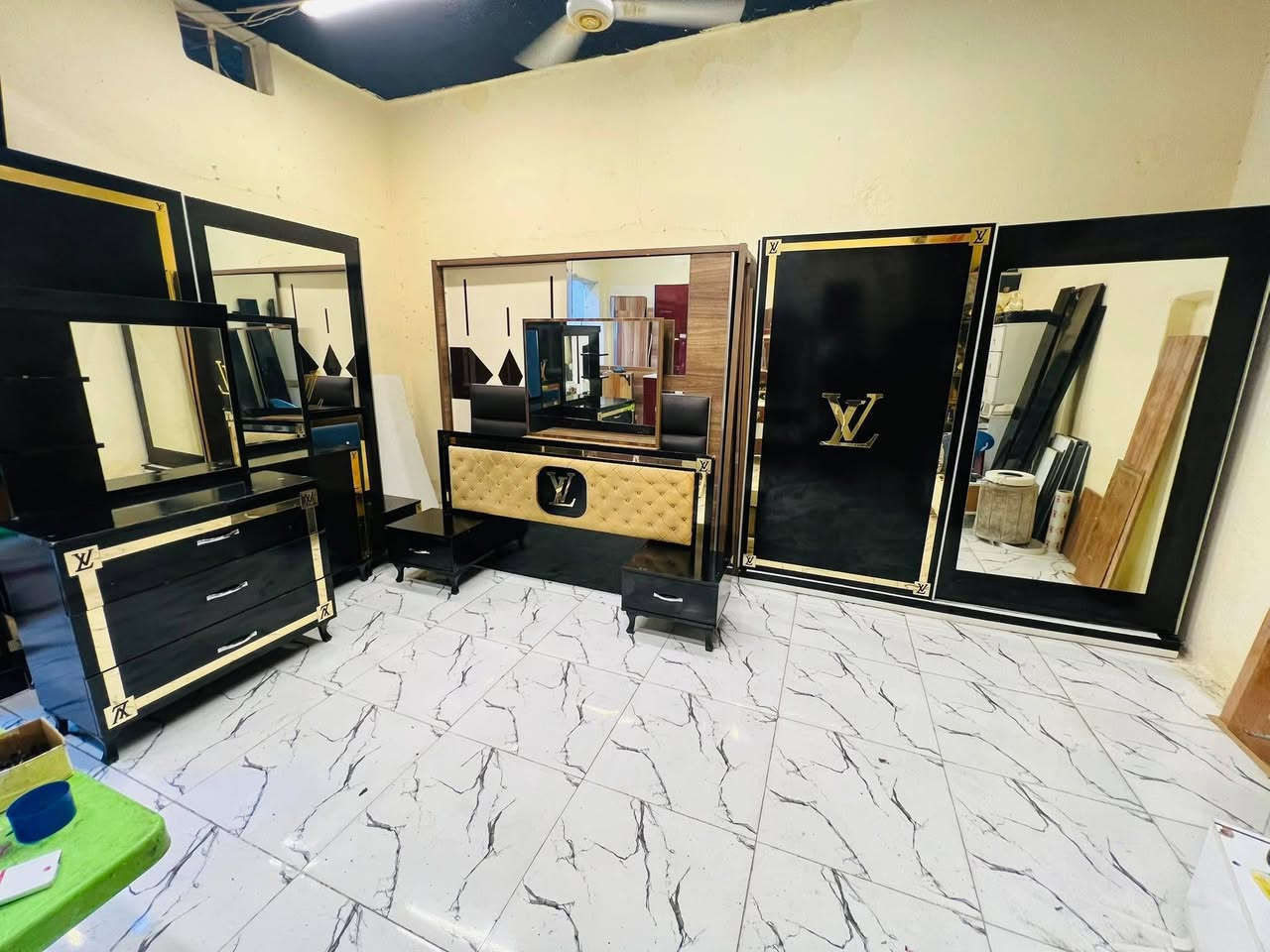 غرفة نوم مستعملة🇹🇷
 نضافة80 ٪💯
عدد القطع / 5
نضام / أسلايت 💢 
400🔒
شد ونقل داخل بغداد مجاني🚛
يوجود توصيل محافضات


**إذا كنت صاحب هذا الإعلان وتريد حذفه لأي سبب، رجاءا أرسل رسالة إلى الدعم الفني**