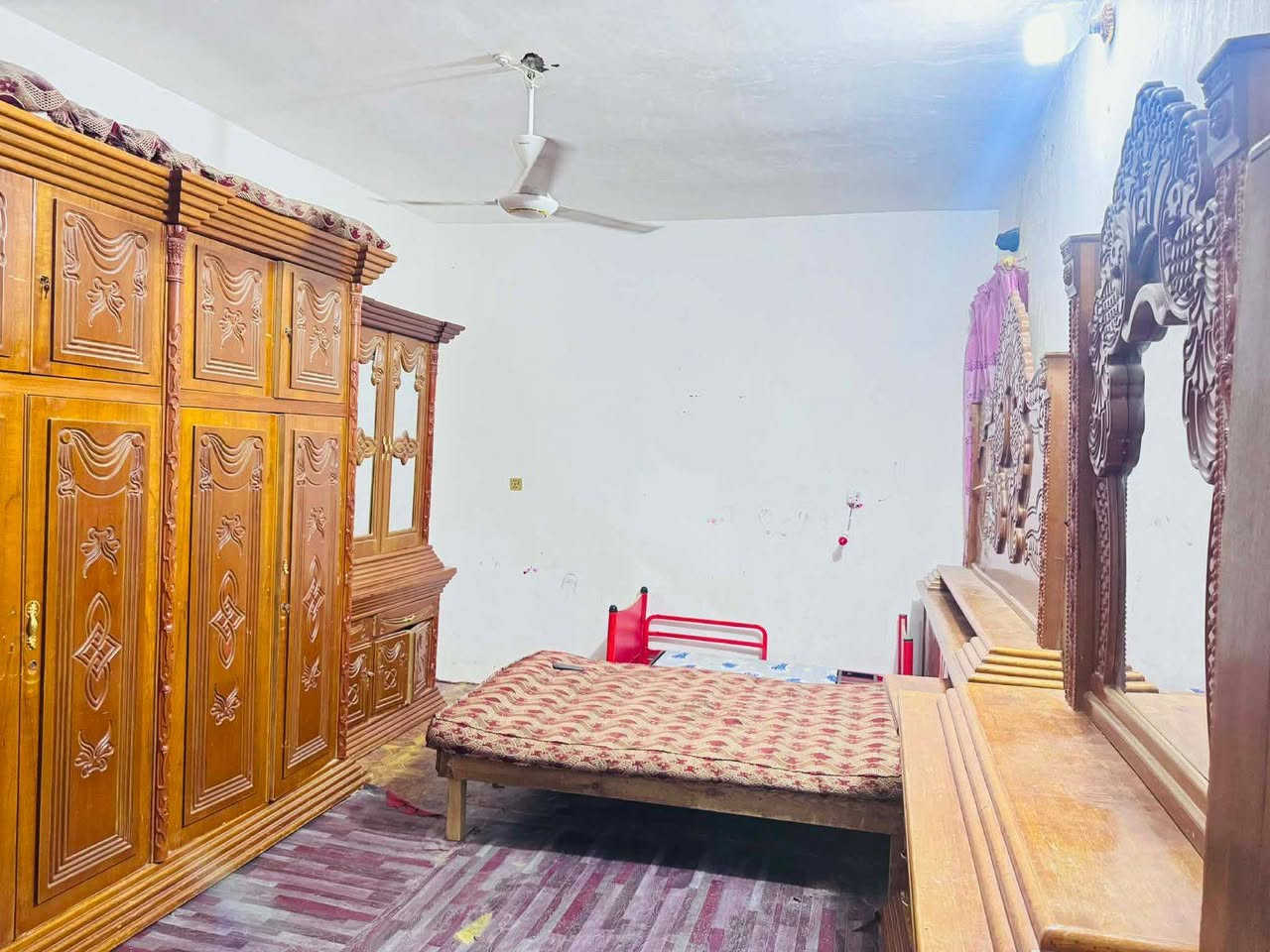 سلام عليكم غرفه اخشاب للبيع الاتصال الرقم الاستتفسار  ع الرقم *********** السعر 950
