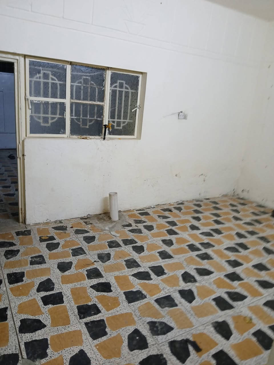 السلام عليكم مشتمل للايجار في الشهداء التوزيع شارع برج آسيا سعر الإيجار 200. للاستفسار ***********
