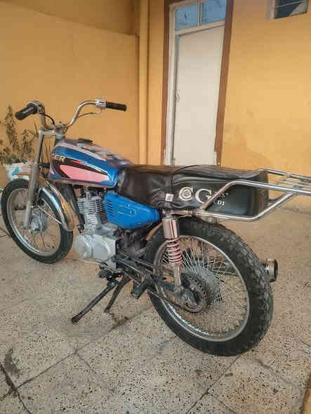 الموصل جنب الايمن حي التنك مطار للبيع السعر 250 وبي مجال شيء قليل الخط بي واتساب والخاص مفتوح***********
