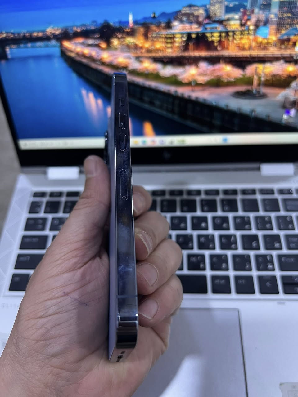 13 برو (( فقط برو))
ذاكره 256 
نموذج M تك سيم 
بطاريه 97 
شرط ما مفتوح 
نظيف 
سعر الجهاز 560 
شراي خاص او اتصل
***********
***********
