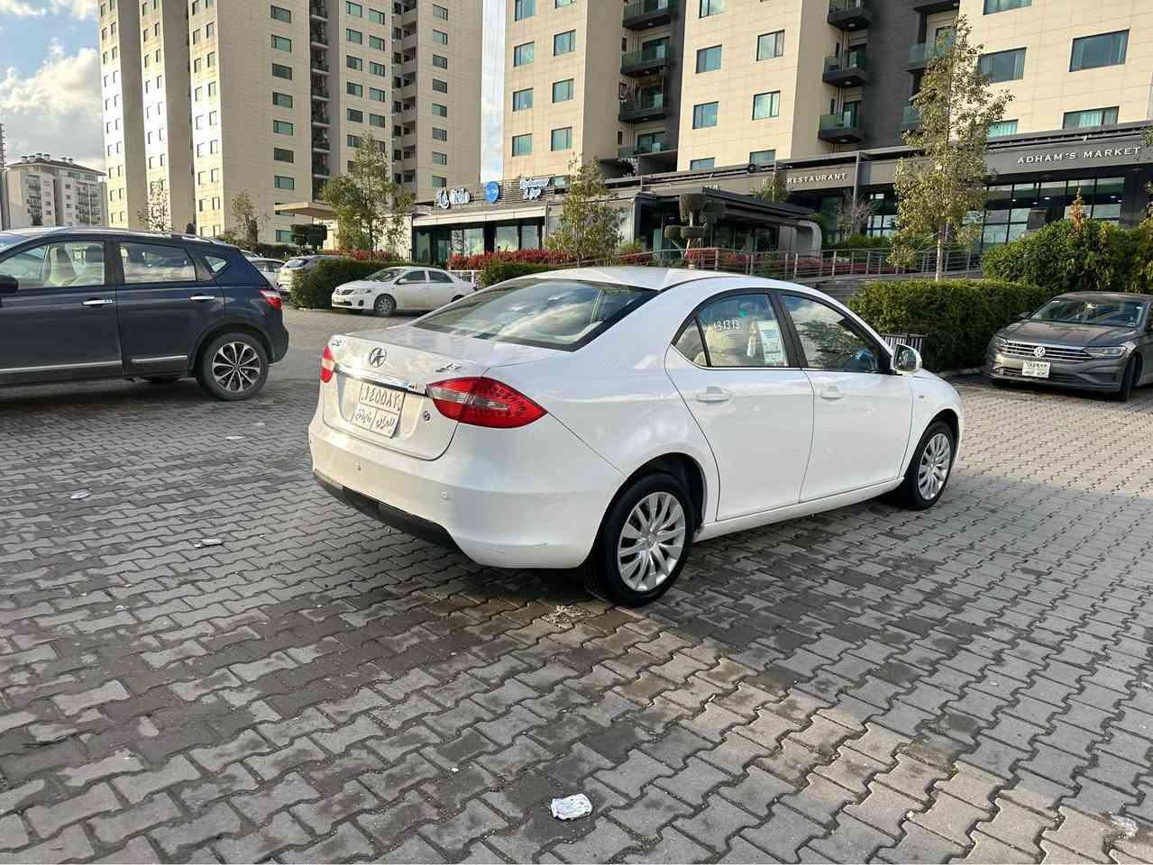 شوين سليماني 
***********
جاكj5٢٠١٢
گير عادي مه كينه زنجير گيرو مه كينه به شه رت كاره باي كامل مه زبوت بي ته قه و ره قه ٣ بو ٤ بارجه بو ياخه له سه ر ساخي بي ده عم بي ليدران سه نه وي تا زه به سه ر جوه به شه رتي ته حويل وه كاله ت هه مو كياني به شه رت يه ك هه زار مه سروف ١٠٠ دولار بره ٥٢ كه لا مه جالكي برا يه نه شوينم سليمانيه السليمانية, العراق
