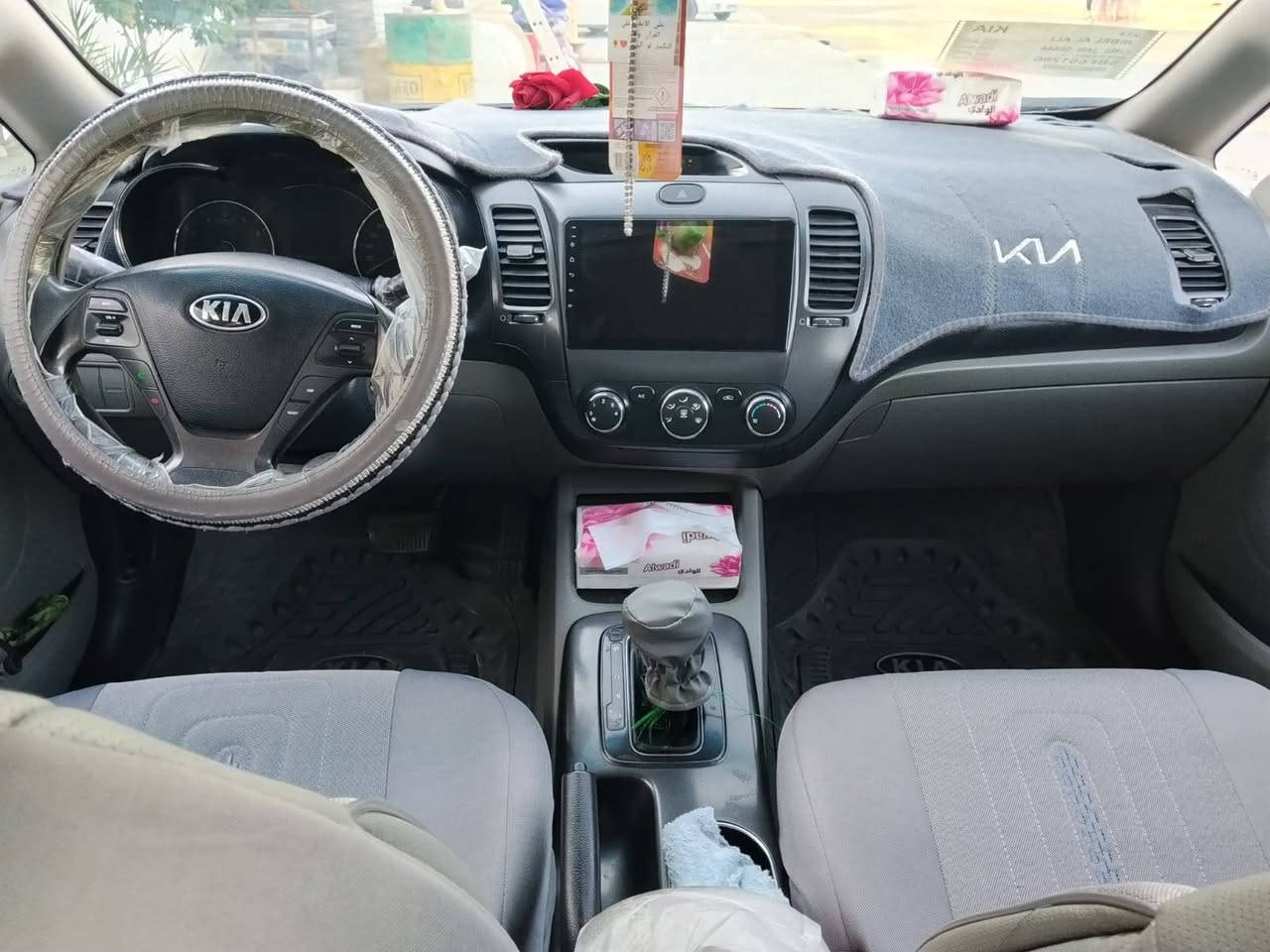 للبيع كيا سيراتو موديل 2013شكل 14 رقم  اربيل سنويه نافذه تريد وكاله او مداور سيارة مكفولة من الضربة والصبغ والتبديل بيها بس كارت بالباب فقط السعر123وبيها مجال بسيط مكان النجف للاستفسار الاتصال بالرقم *********** النجف, العراق
