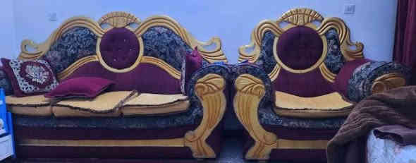 تخم للبيع رئاسي وملكي خشبه زان مبي شي نضيف 
تسع مقاعد معروض للبيع السعر 150 الف الشراي يجيني خاص وبي مجال ، هذا رقمي(*********** )متواجد واتساب واتصال
