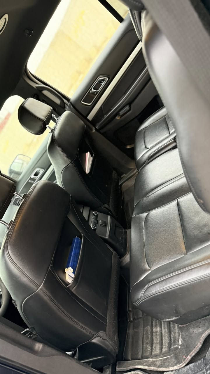 فورد اكسبلور ٢٠١٧
فول مو اصفات XLT 
رقم أربيل 
بصمه 
كشن جلد 
شاشه كبيره
داخل اسود 
تحكم ستيرن جهتين
شفتات سرعه 
٧راكب 
كشنات هيتر
ستيرن هيتر
٣قطع تبريد 
شاشة اعطال
مري كهربائيه
تحدي 
حساسات إماميه وخلفيه
صندوق شفط كهربائي 
ويل كب حجم ١٨ 
ماشية 105ألف
السعر ١٧٨ بي مجال 
مكان السياره كركوك  
استفسار رقم ***********
