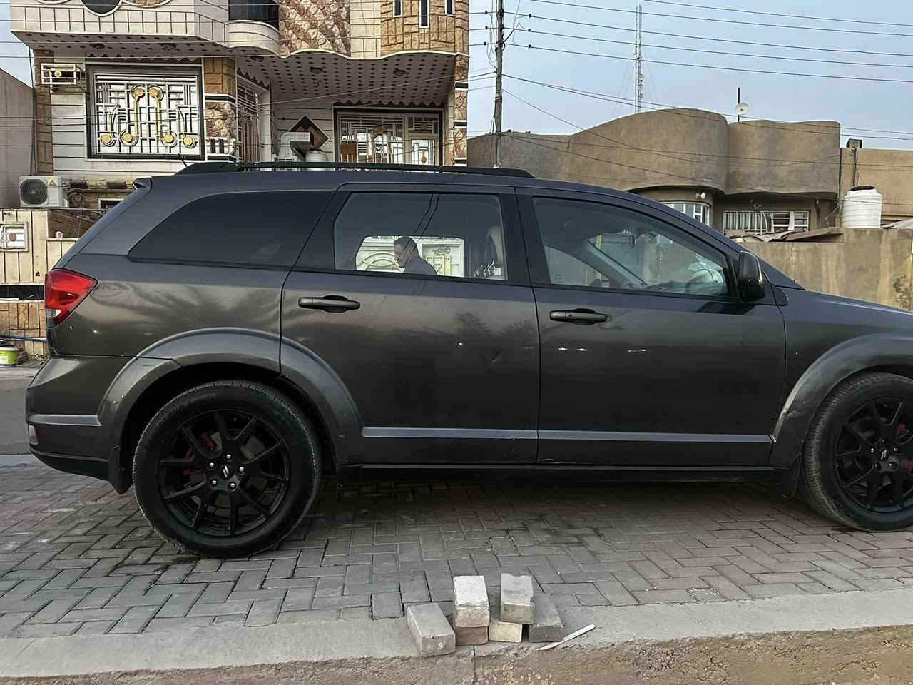 السلام عليكم دوج جورني 2018
سته سرتدر 3600 
٣ قطعه تبريد
كامره حساسة
مثبت سرعه 
دواخل نضيفه سياره استخدام شخصي 
حداديه جديده 
راديتر مال مي هيمي ٣ خطوط 
١٥٥ وبيه مجال عنواني كربلا 
سياره بجم كبس 
***********

***********
