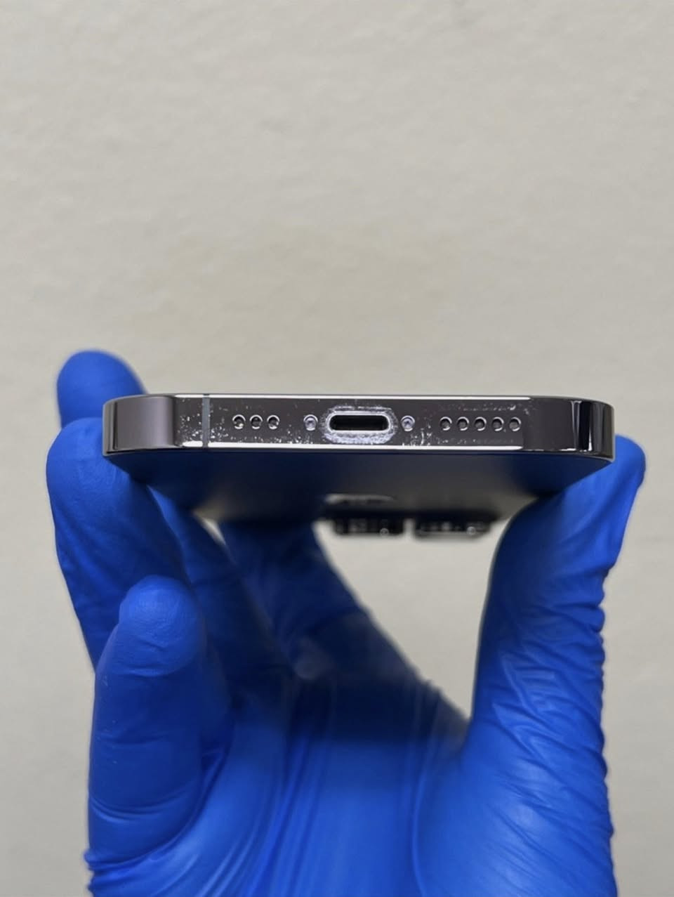 ايفون 14 نسخة البرو فقط للبيع
ايفون 14 برو نسخة الدبل شريحة اللون بنفسجي المميز كلش نضيف و حلو
ذاكرة 256 مبدل شاشة 3 خيارات نوعية زينه و بطارية جديدة اصلية مضبوطه و الجهاز شغال شرط الفحص 

الجهاز بدون ملحقات

التليفون رايديه ب500 الف مجاله حق الجية الشراي يدلل سهله 
مو شراي لتكسر بي اترك المنشور و عبره الفيس مليان اجهزة و لتجيب الحجاية لروحك

العنوان: الشعب / سوق شلال / مقابل مركز شرطة الشعب
للاتصال: ( *********** )
