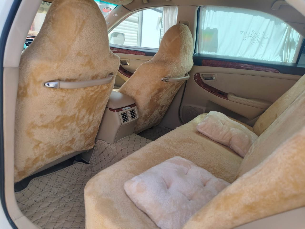 شاهينه ١٨٢ رويال «موووس مووس

گەورە به گەورە ٢٠٠٥ به سمه ڕەش ناو زه رد ئالتونى بازار
مواسه فات ٣ دوكَمه
تراكشن پاوەر و سنۆو په رده سوكان خه زن سوكان كاره بايى دوو كوشن کارەبای وويلى ڕۆیاڵ
سه حب كردنى هه واى ناو سه ياره « airpure » ته بريد سارد و گەرم به شەرت كاره بايى كامل مه زبوت
تەقەو ڕەقە بەشەرت
جامى پيش و دواى هه لگيراوه
گیڕ و مه كينه وئه كسلى به شه رت بێ دوكه ل
كامل سێرڤس كراوه ڕۆنی مه كينه و هايدروليكى گێڕی گۆڕاوە سه يارەکە مالى خومه هى مەعرەز نیە چەمەلەخی دواوە لاى سايەق ده عمێکی به سيتى هەیە بۆ زانیاری زیاتر پەیوەندی بکەن.:*********** بنجوين, السليمانية
