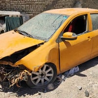 من رخصه ادمن الاكروب سياره جيلي موبل ٢٠١٣ كير ومحرك حاويه شادهن بمليون...