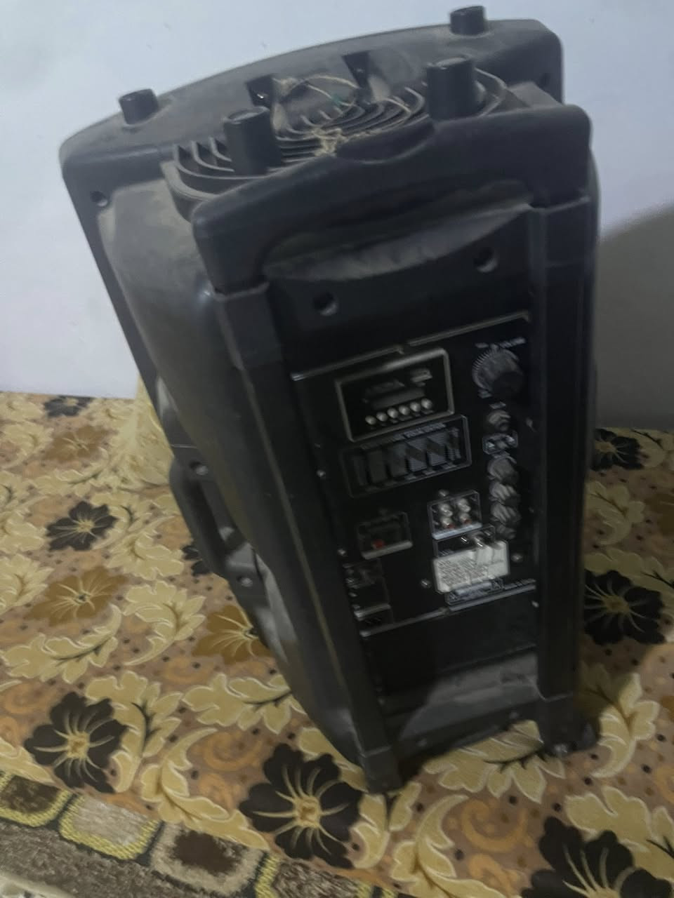 السلام عليكم ديجي ودمام للبيع الديجي يرادله تبديل بطاريه يشتغل نص ساعه ويطفي من شحن ع كهرباء تستخدمه عادي ميطفي المكان الفياضيه مفرق الفوسفات ***********
