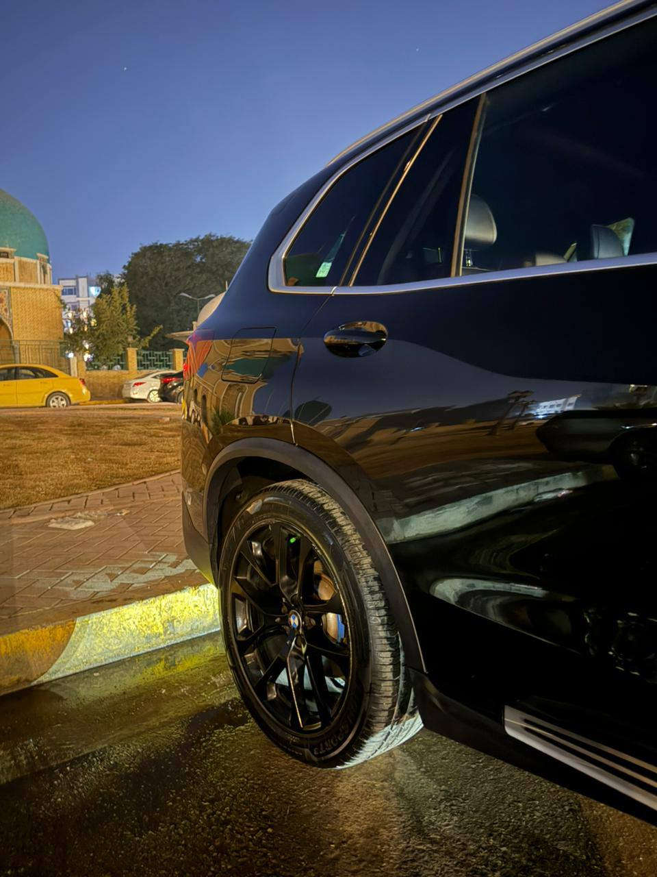 بي ام دبليو X5 2023
72الف كيلو متر  فول فول مواصفات 
السنويه جديده وباسمي ورقمها بغداد ثاني 
يوم تتحول مكفول الكير والمحرك
ضرر السياره قطعتين
محرك كير واير بشرط مامفتوح 
سيارة حيل نظيفة كلشي عل بلاد جديد 
سنوية هزة كلشي جديد مدفوع لـ
باسمي السنوية بشرط تحويل وغرامـة
سيارة مابيـها دينار مصرف كامل من كل نواحي
رقم صاحب سيارة ***********
