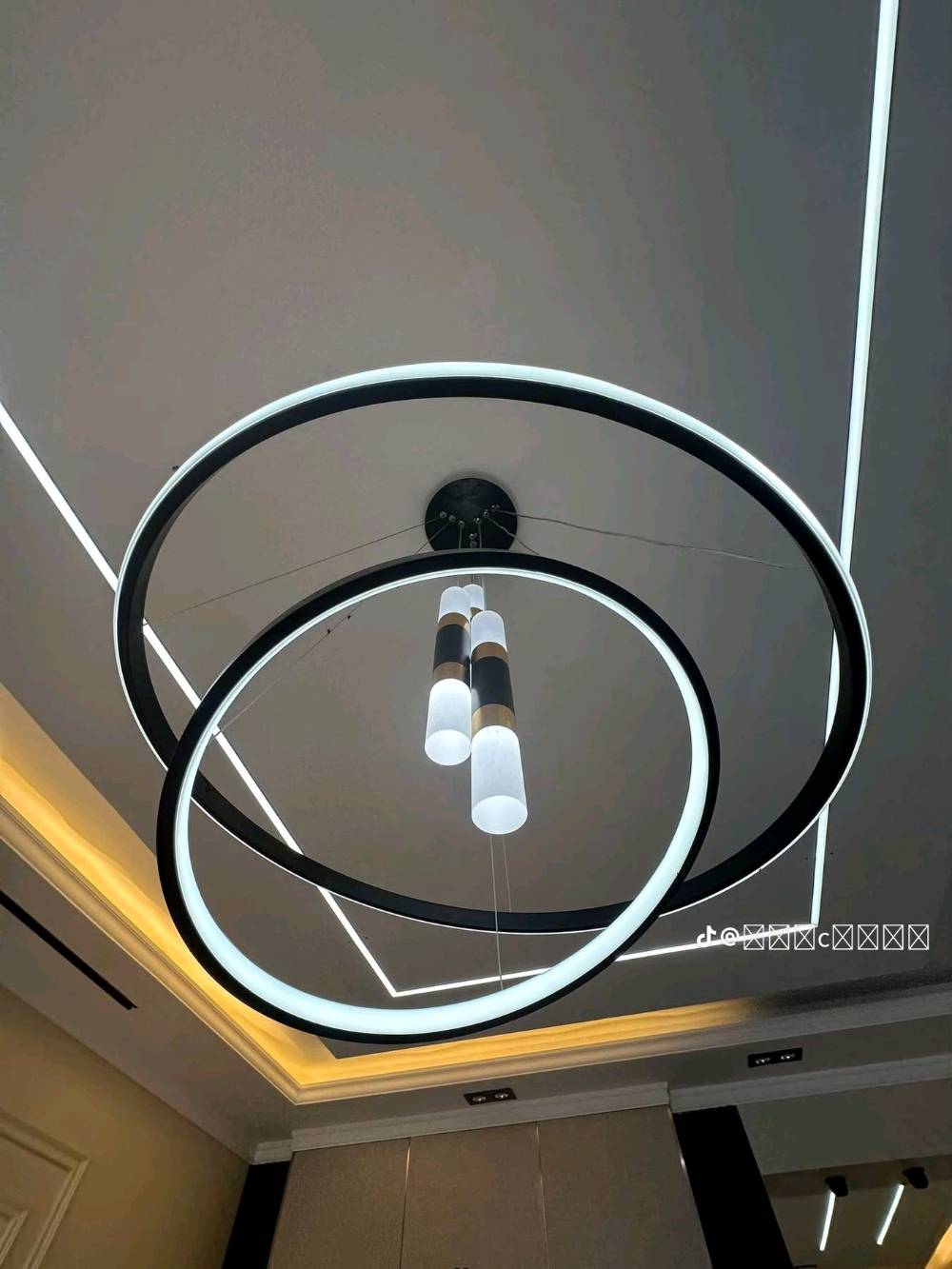 تم وبحمد الله أنجاز بيت الأخ (علي الغزالي )في حي الجامعة صبغ جداران و جبس بورد والحدادية ديكورات أياد الخالدي جهزة المواد اصباغ جوتن - النجف  اللؤلؤة الذهبية لتجارة مواد البناء والديكور ***********